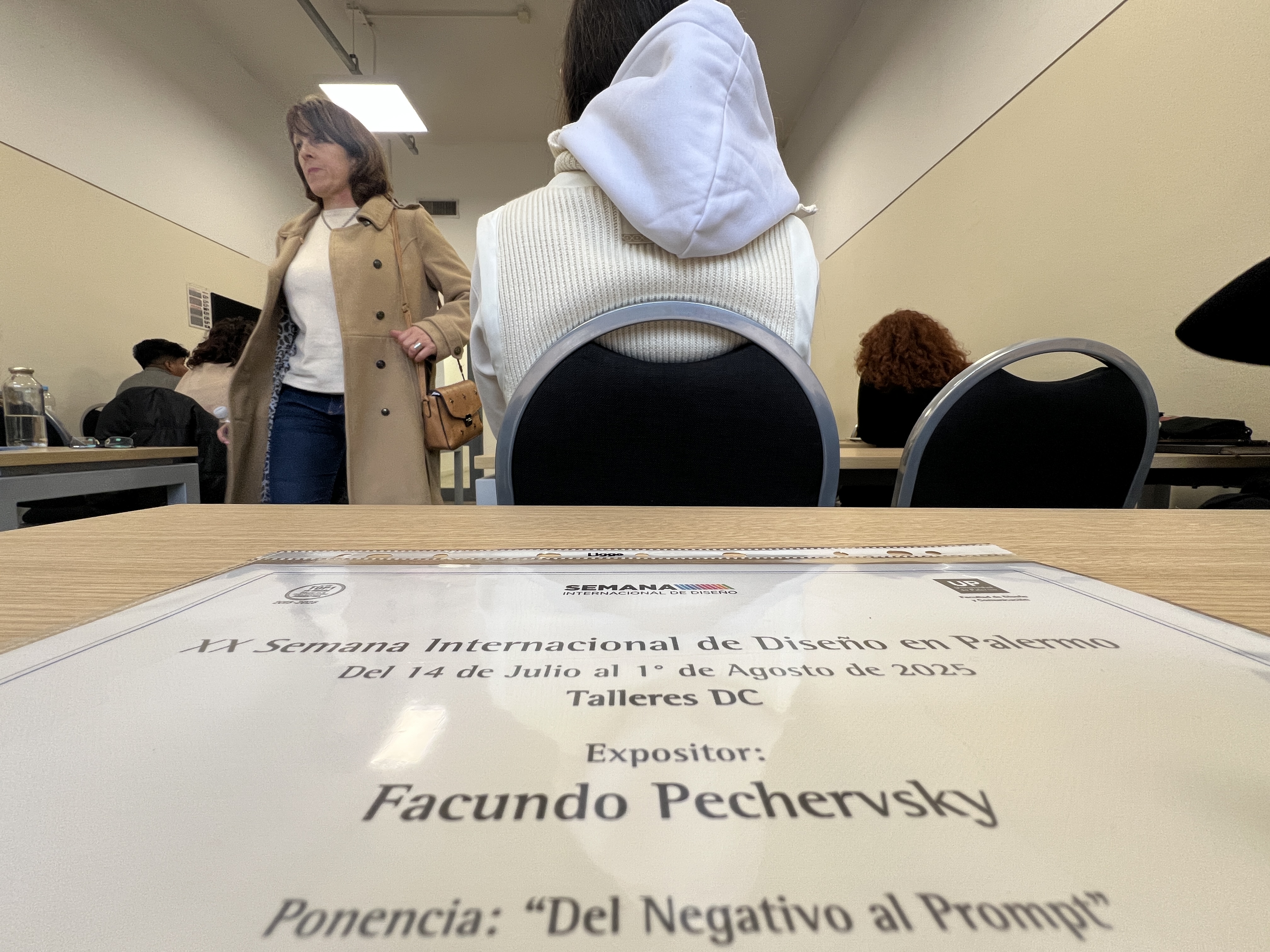 Clase presencial — participantes en acción